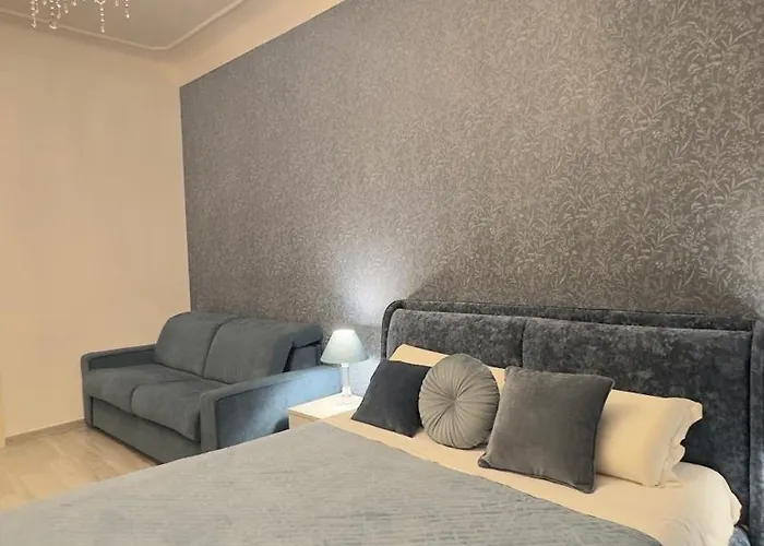 Frattina Deluxe Yh Apartment